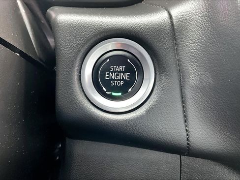 Certified 2024 GMC Yukon SLT image 35