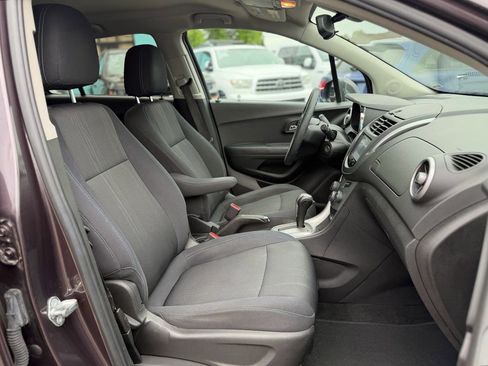 Used 2016 Chevrolet Trax LT AWD/4WD image 6
