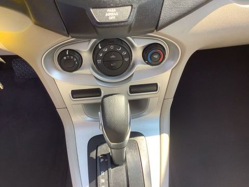 Used 2019 Ford Fiesta SE FWD image 29