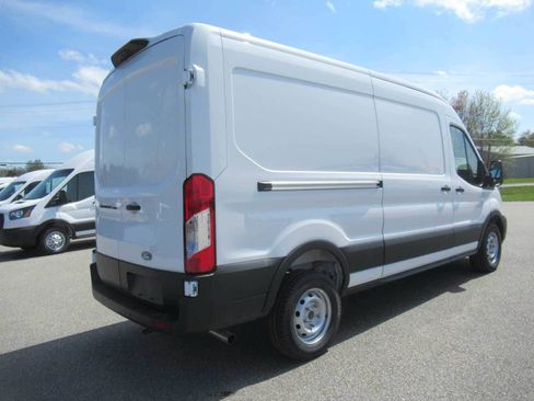 New 2026 Ford Transit 250 148 Medium Roof RWD image 5