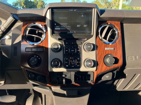 Used 2015 Ford F250 Lariat w/ Chrome Package image 29