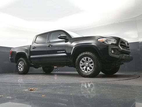 Used 2017 Toyota Tacoma SR5 w/ Tow Package RWD image 23