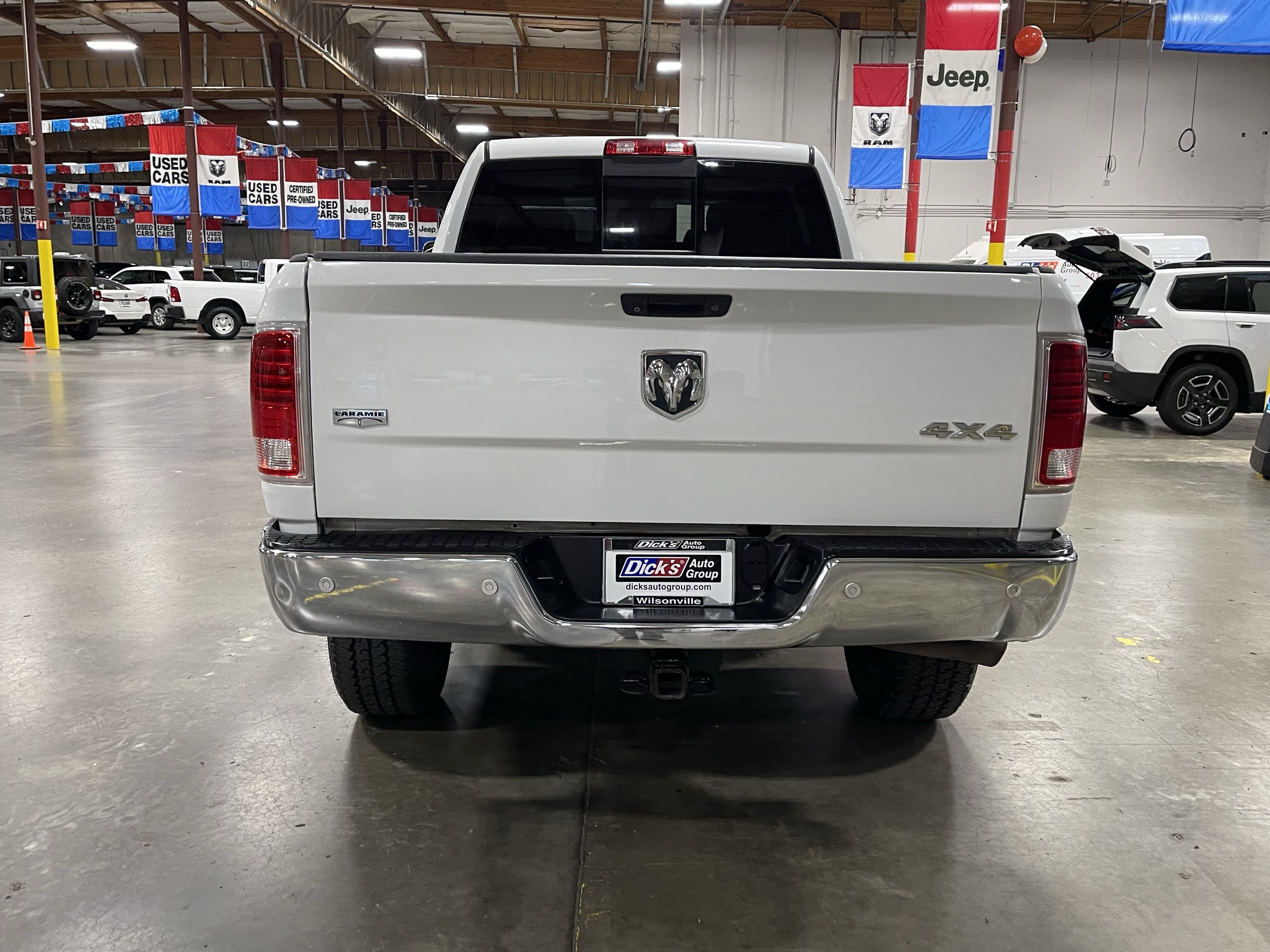 Used 2016 RAM 3500 Laramie w/ Convenience Group AWD/4WD image 4