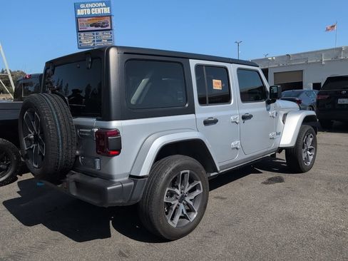 Used 2024 Jeep Wrangler Unlimited w/ Convenience Group AWD/4WD image 3