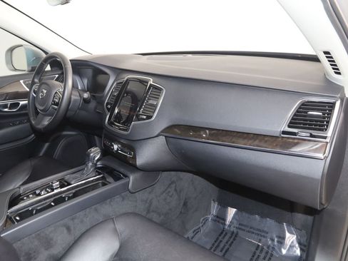 Used 2018 Volvo XC90 T6 Momentum w/ Convenience Package AWD/4WD image 41