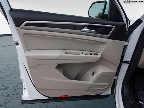 Used 2018 Volkswagen Atlas SEL image 25