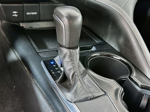 Used 2019 Toyota Camry SE w/ Convenience Package FWD image 25