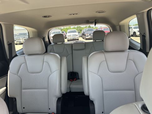 Used 2025 Kia Telluride S FWD image 15
