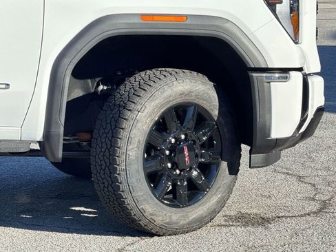 Used 2026 GMC Sierra 2500 AT4 w/ AT4 Premium Plus Package image 12