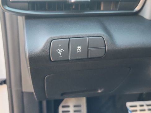 New 2025 Hyundai Elantra Sport image 14