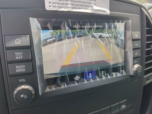 Used 2023 Mercedes-Benz Metris Passenger image 17