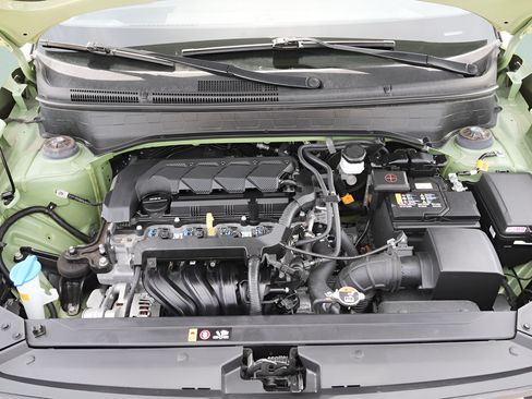 Certified 2023 Hyundai Venue SEL FWD image 18