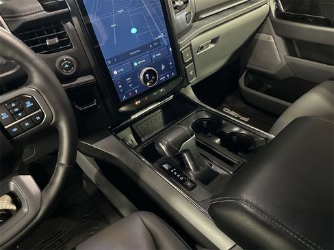 Used 2025 Ford F150 Lightning Flash image 22