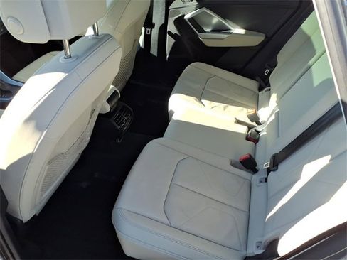 Used 2022 Audi Q3 2.0T Premium Plus w/ Premium Plus Package image 9