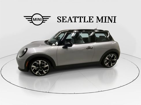 Certified 2025 MINI Cooper S image 6