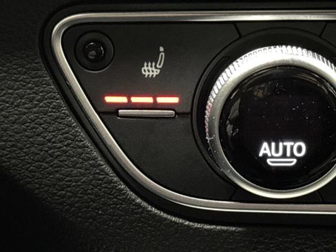 Used 2023 Audi Q5 e Prestige w/ Prestige Package image 8