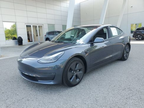 Used 2023 Tesla Model 3 Standard Range RWD image 2