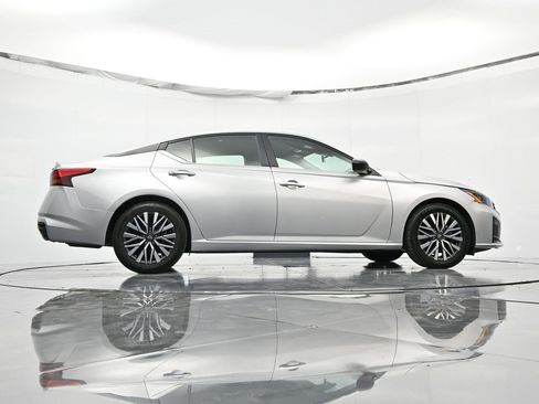 Used 2024 Nissan Altima 2.5 SV image 46