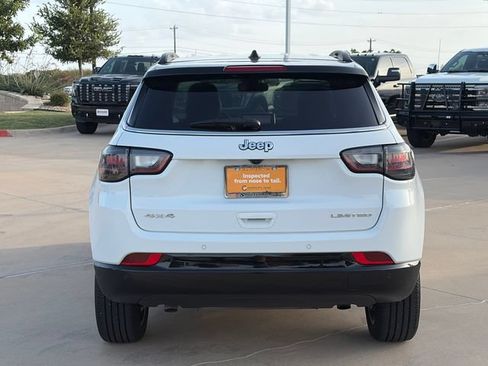 Certified 2025 Jeep Compass Limited w/ Elite Group AWD/4WD image 8
