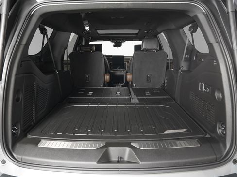 Used 2026 GMC Yukon XL Denali Ultimate w/ LPO, Floor Liner Package AWD/4WD image 13
