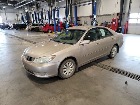 Used 2006 Toyota Camry LE FWD image 3
