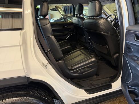 Used 2021 Jeep Grand Cherokee L Limited w/ Luxury Tech Group II AWD/4WD image 33