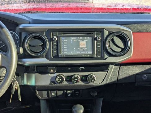 Used 2018 Toyota Tacoma SR5 image 15