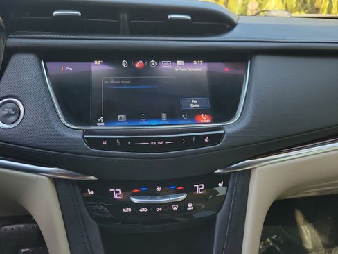 Used 2017 Cadillac XT5 Luxury w/ Driver Awareness Package image 23