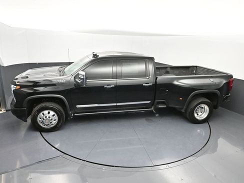 Used 2024 Chevrolet Silverado 3500 High Country w/ High Country Premium Package image 46