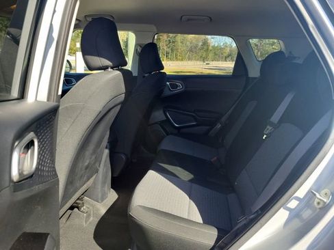 Used 2021 Kia Soul S image 13