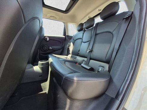 Used 2018 MINI Cooper 4-Door Hardtop FWD image 17