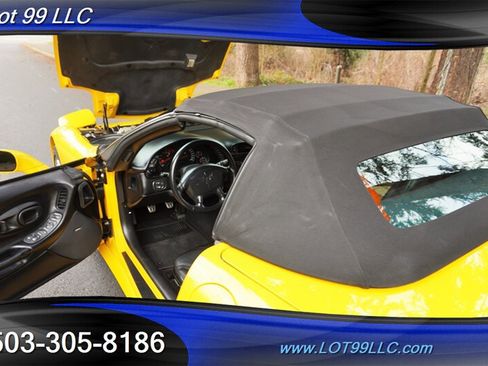 Used 2001 Chevrolet Corvette Convertible w/ Preferred Equipment Group2 RWD image 34
