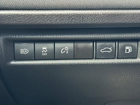 Used 2025 Toyota Camry LE FWD image 31