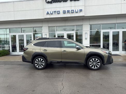 Used 2024 Subaru Outback Touring w/ Popular Package #2 AWD/4WD image 2