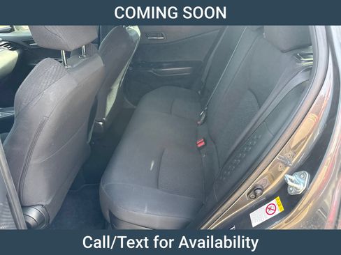 Used 2018 Toyota C-HR XLE FWD image 9
