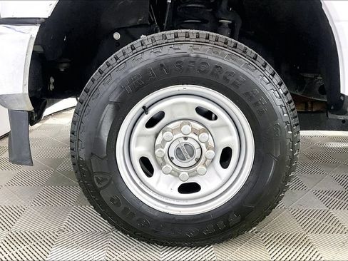Used 2022 Ford F250 XL w/ Power Equipment Group AWD/4WD image 7