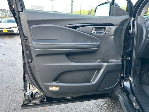 Used 2021 Honda Pilot Touring image 19