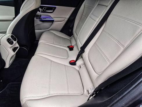 Used 2023 Mercedes-Benz GLC 300 4MATIC image 31