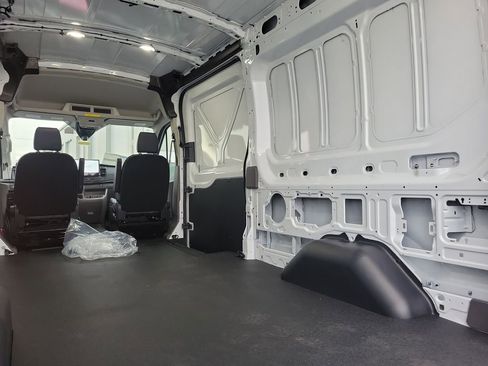 New 2026 Ford Transit 250 148 Medium Roof image 10