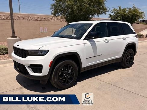 Certified 2025 Jeep Grand Cherokee Altitude RWD image 1