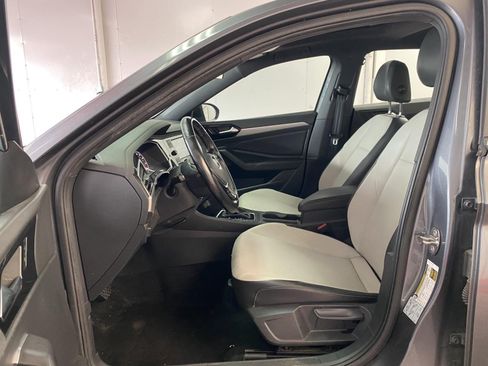 Used 2019 Volkswagen Jetta R-Line FWD image 18