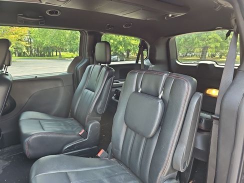 Used 2019 Dodge Grand Caravan GT FWD image 16