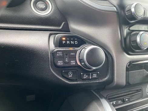 Used 2019 RAM 1500 Big Horn AWD/4WD image 11