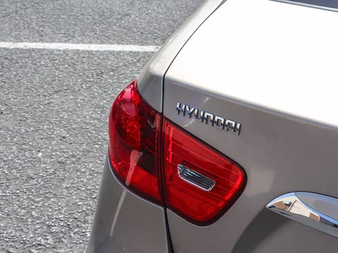 Used 2010 Hyundai Elantra GLS image 8