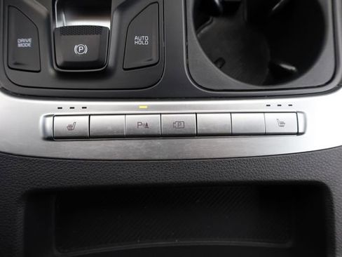 Certified 2025 Kia Carnival LXS image 21