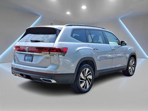 Used 2024 Volkswagen Atlas SE AWD/4WD image 4
