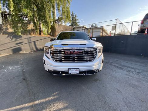 Used 2022 GMC Sierra 1500 Denali w/ Denali Reserve Package AWD/4WD image 9