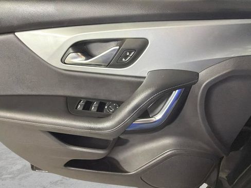 Used 2019 Chevrolet Blazer LT FWD image 25