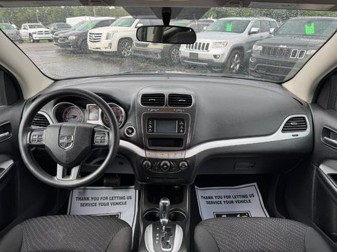 Used 2017 Dodge Journey SXT w/ Blacktop Package FWD image 22