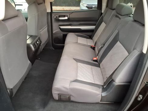 Used 2015 Toyota Tundra SR5 w/ SR5 Upgrade Package AWD/4WD image 10